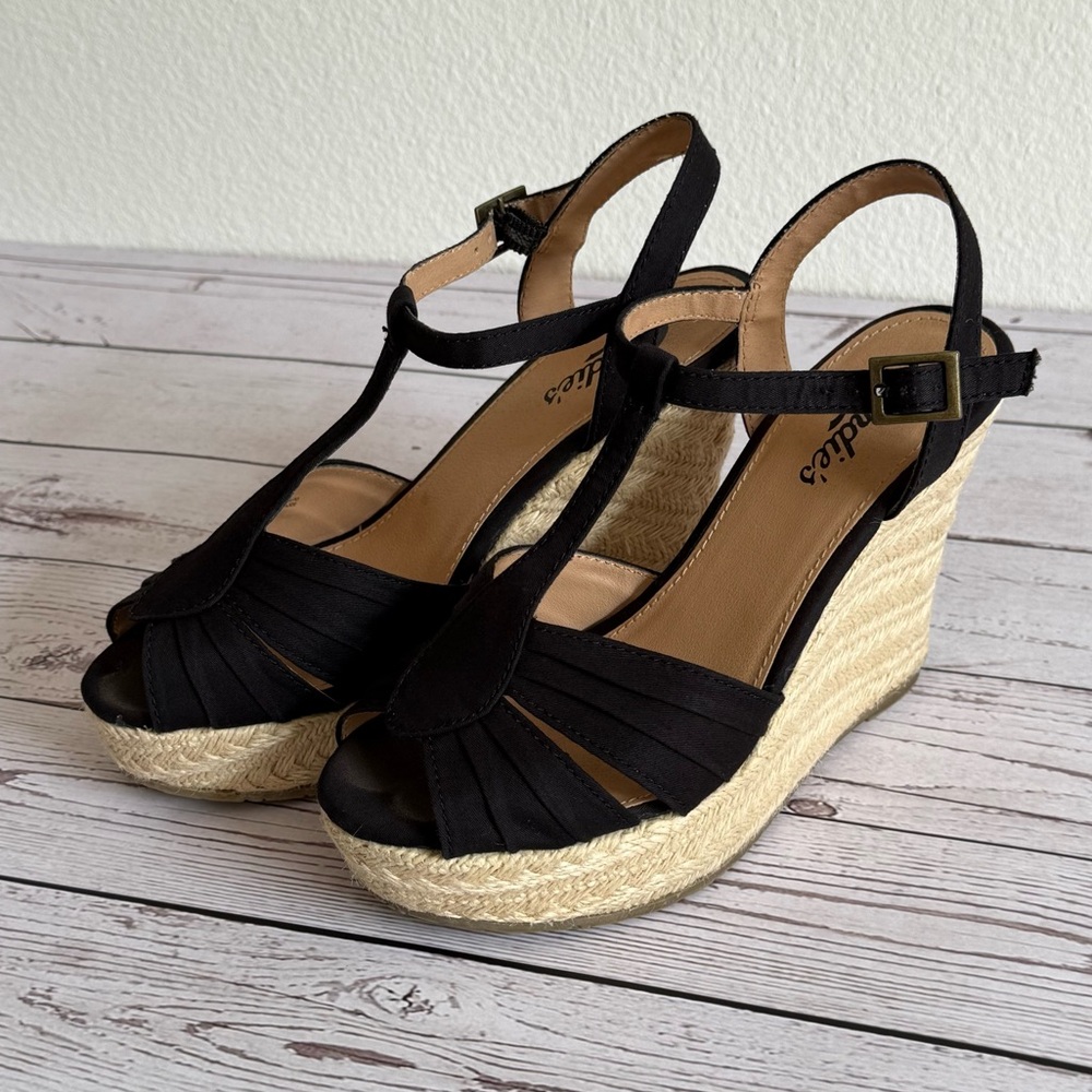 Candie’s Platform Wedge Sandal